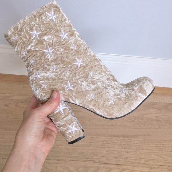 Wild Diva Boots crushed velvet embroidered star ankle stacked heels - Picture 2 of 14